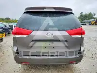 2012 Toyota SIENNA photo