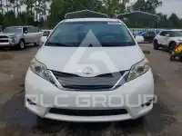 2012 Toyota SIENNA photo