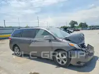 2012 Toyota SIENNA photo