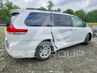 2012 Toyota SIENNA фото