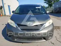 2012 Toyota SIENNA фото