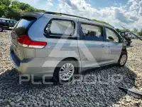 2012 Toyota SIENNA фото