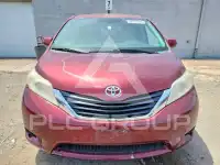 2012 Toyota SIENNA фото