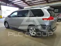 2012 Toyota SIENNA фото