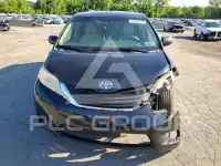 2012 Toyota SIENNA photo