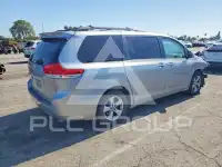 2012 Toyota SIENNA photo