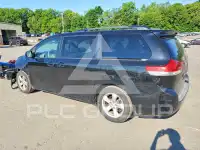 2012 Toyota SIENNA photo