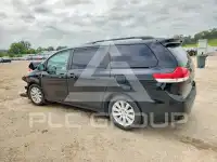 2012 Toyota SIENNA photo