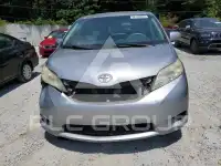 2012 Toyota SIENNA photo