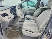 2012 Toyota SIENNA photo