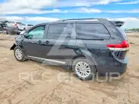 2012 Toyota SIENNA photo
