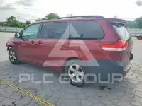 2012 Toyota SIENNA photo