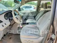 2012 Toyota SIENNA фото