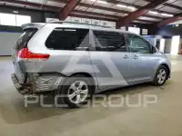 2012 Toyota SIENNA фото