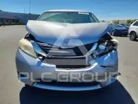 2012 Toyota SIENNA photo