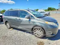 2012 Toyota SIENNA photo
