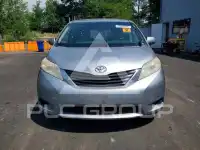 2012 Toyota SIENNA фото