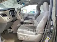 2012 Toyota SIENNA фото