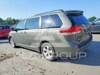 2012 Toyota SIENNA фото