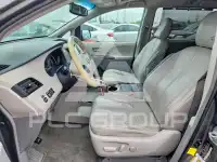 2012 Toyota SIENNA photo