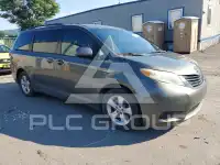 2012 Toyota SIENNA фото