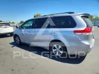 2012 Toyota SIENNA photo