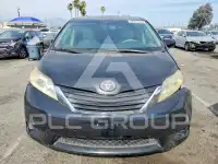2012 Toyota SIENNA фото