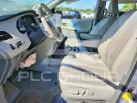 2012 Toyota SIENNA фото