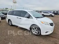 2012 Toyota SIENNA photo