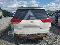 2012 Toyota SIENNA photo