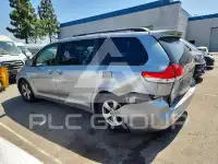 2012 Toyota SIENNA фото