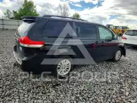 2012 Toyota SIENNA photo