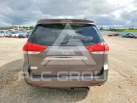 2012 Toyota SIENNA фото
