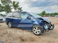 2012 Toyota SIENNA photo