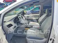 2012 Toyota SIENNA фото