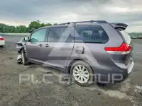 2012 Toyota SIENNA фото