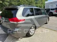 2012 Toyota SIENNA фото