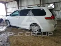 2012 Toyota SIENNA photo