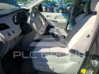 2012 Toyota SIENNA фото