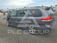 2012 Toyota SIENNA photo