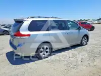 2012 Toyota SIENNA photo
