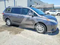 2012 Toyota SIENNA фото