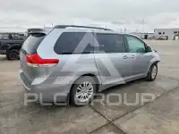 2012 Toyota SIENNA фото