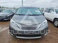 2012 Toyota SIENNA photo