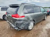 2012 Toyota SIENNA photo