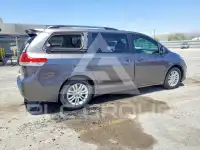 2012 Toyota SIENNA фото