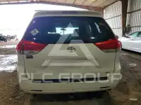 2012 Toyota SIENNA photo