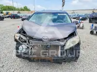 2012 Toyota SIENNA photo
