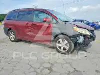 2012 Toyota SIENNA photo