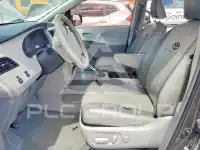 2012 Toyota SIENNA фото